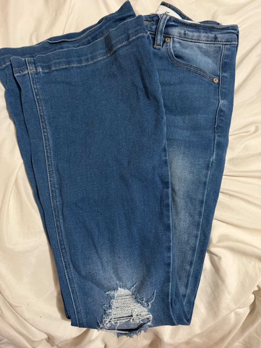 KanCan Medium Blue Skinny Jeans with Distressed Knee